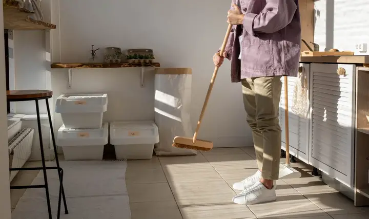 TILED KITCHEN FLOOR