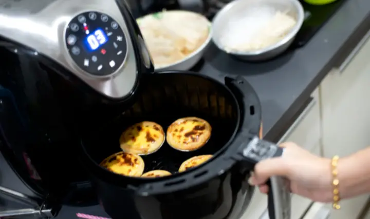 how to clean air fryer at home